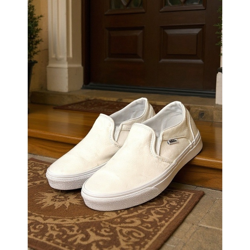 Vans Classic Slip-On Canvas Sneakers True White Womens 10 Low Top Sneakers Shoes